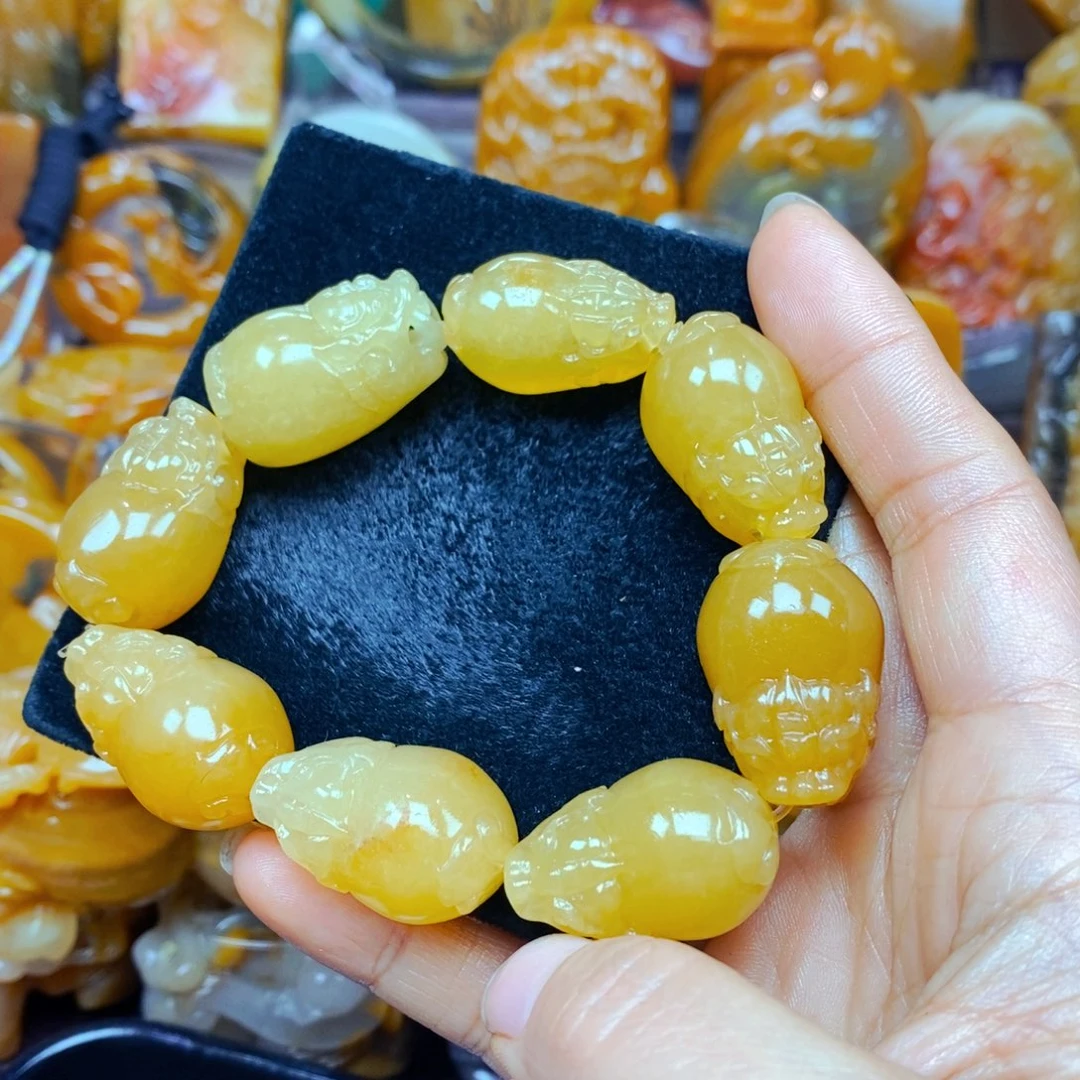未镶嵌石英质玉（黄龙玉）颈饰