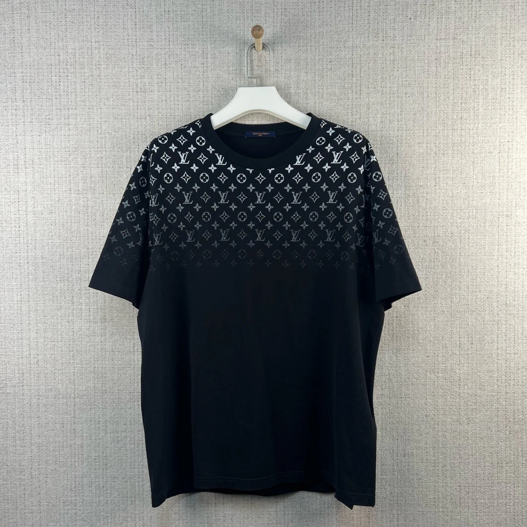 未使用 LouisVuitton/路易威登 Logo渐变休闲短袖/尺码5L/9056