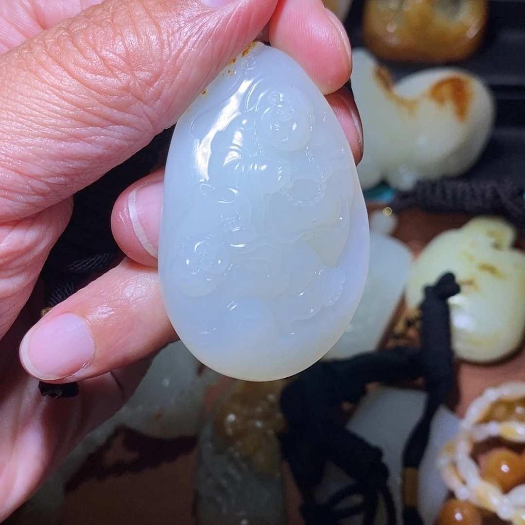 和田玉未镶嵌颈饰飞*