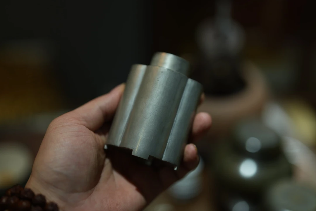 《小锡罐》明治时期｜海棠形