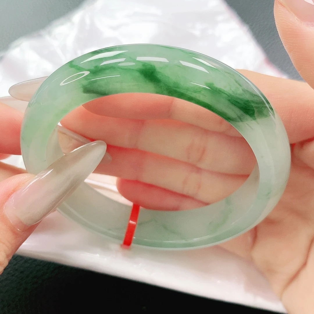 翡翠手镯未镶嵌53圈