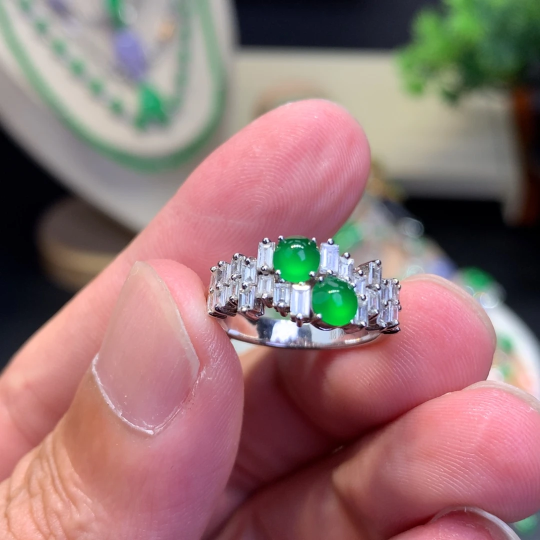 翡翠戒指18K金镶嵌