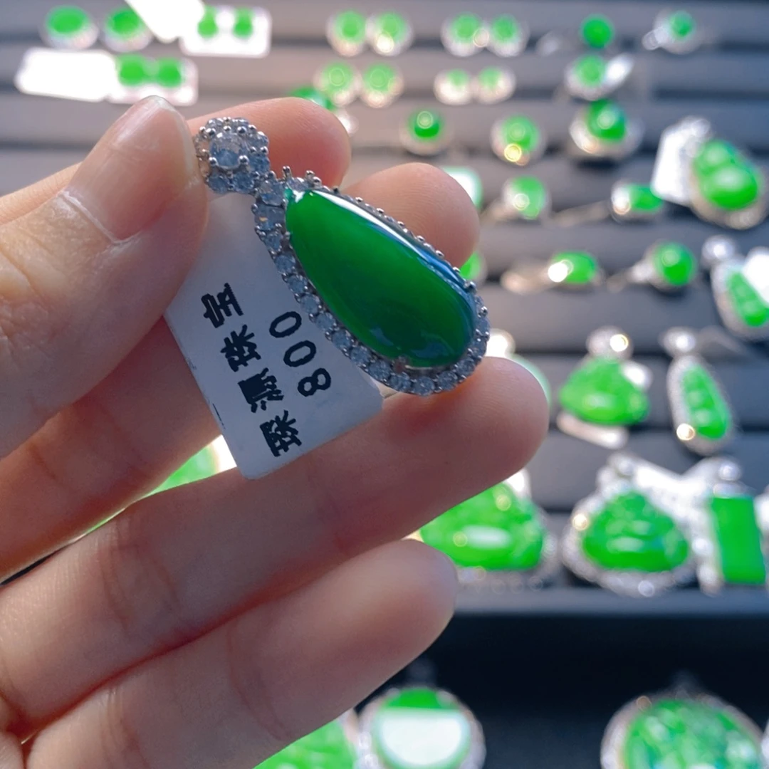 翡翠银S925镶嵌颈饰福瓜