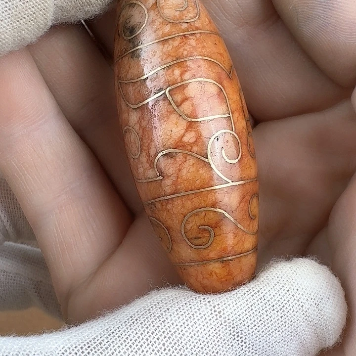 和田玉挂件未镶嵌谁****！