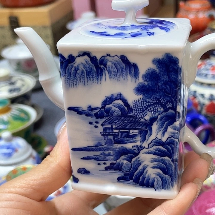 景德镇陶瓷博物有限公司副，