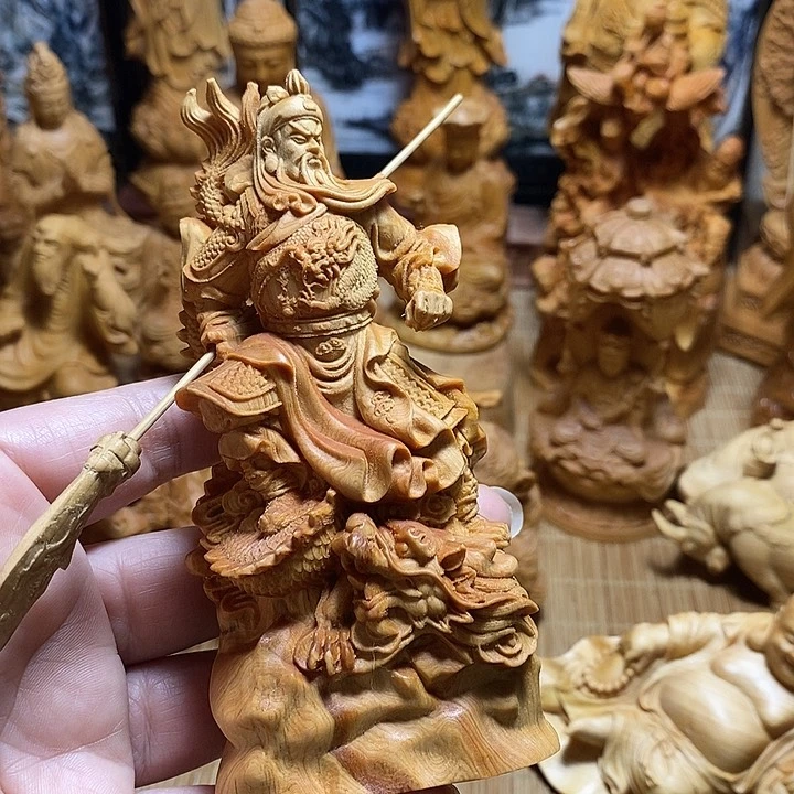 柏木（崖柏）玉龙关公