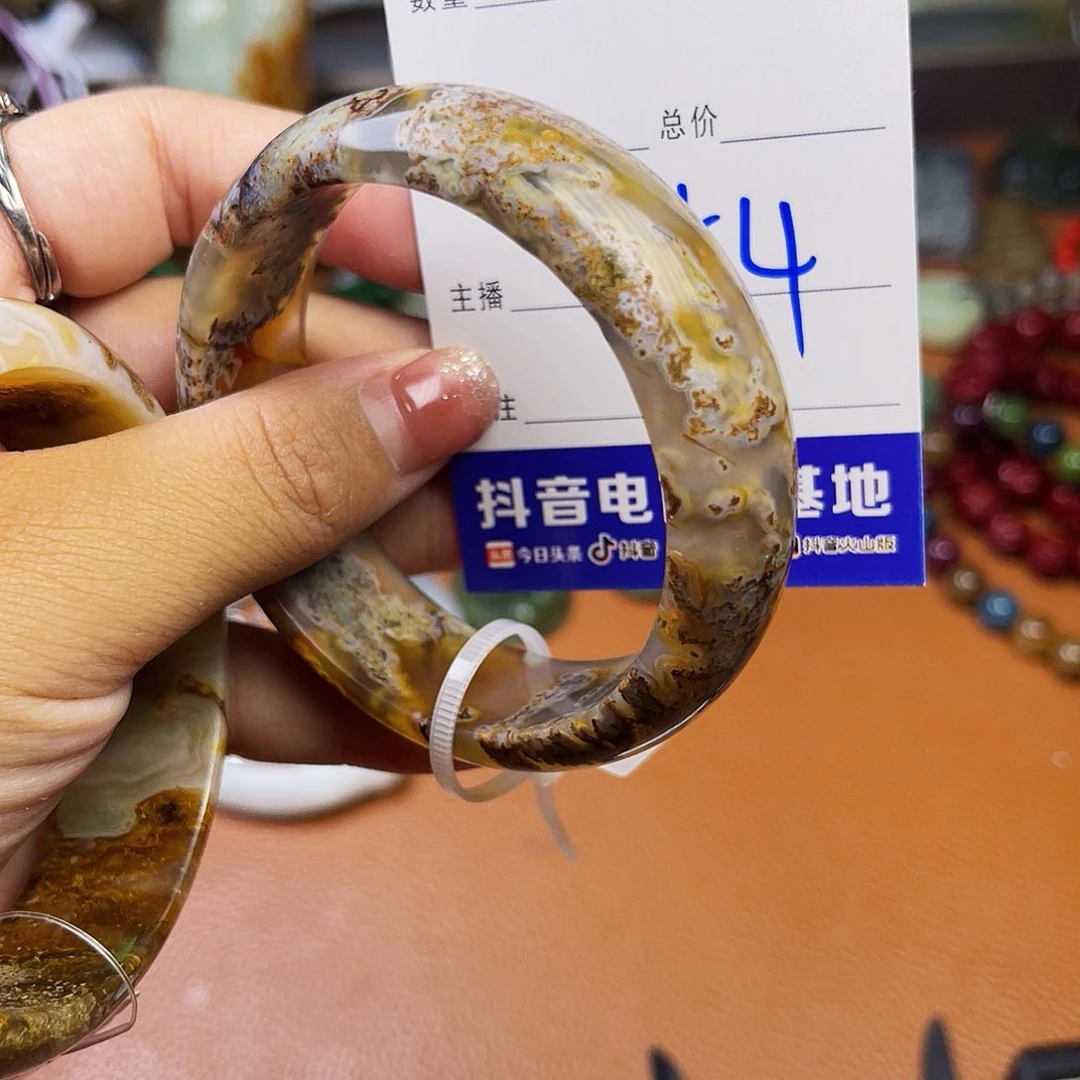 未镶嵌蛇纹石玉颈饰꧁***꧂
