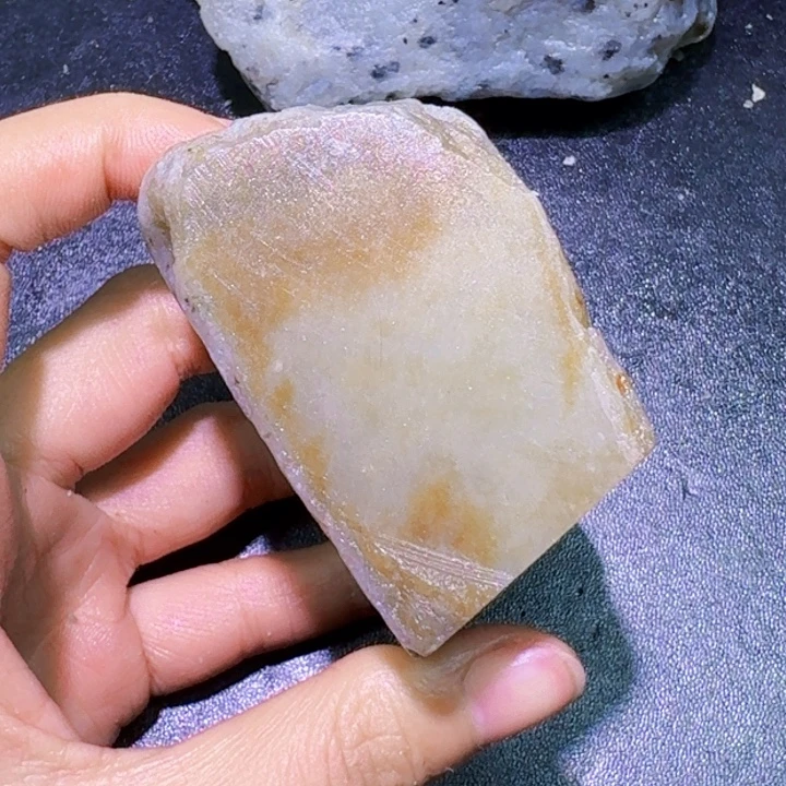 未镶嵌和田玉（糖玉）珠宝半成品