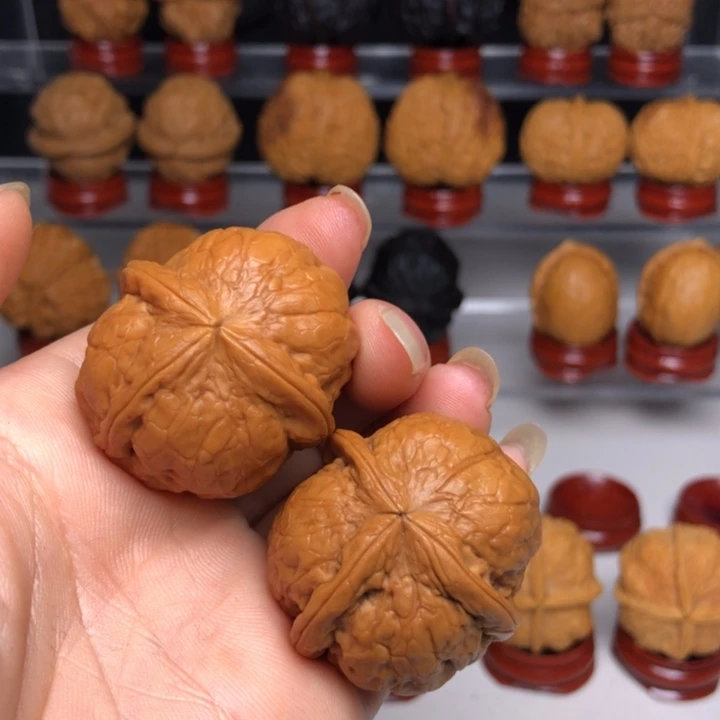 文玩核桃吊坠3金蟒粗筋三楞