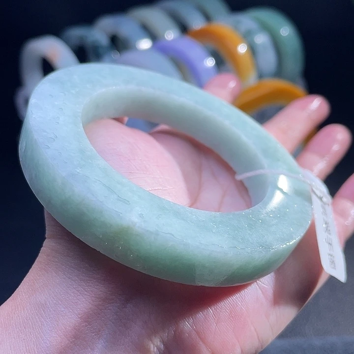 定制翡翠未镶嵌翡翠手镯