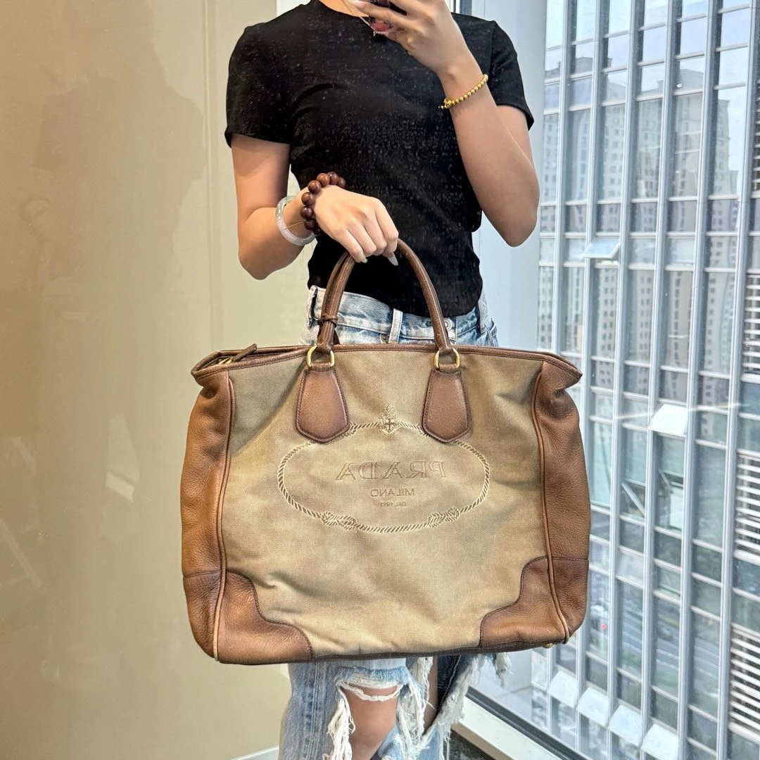 95新 Prada/普拉达 拼卡其色手提帆布包/0166