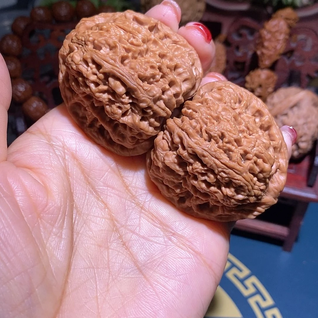 文玩核桃把件44.5南疆石