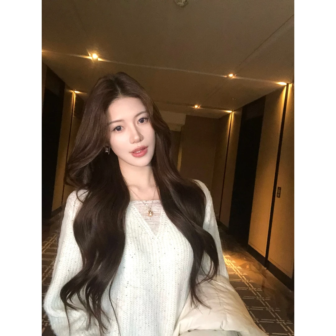 【禾呈】花纱亮片V领长袖针织衫女时尚宽松显瘦百搭打底毛衣10880