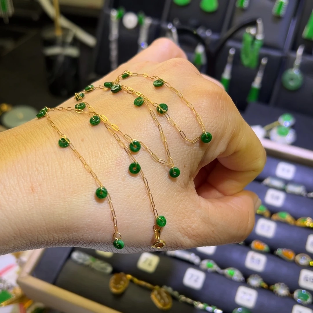 翡翠18K金镶嵌颈饰满天星