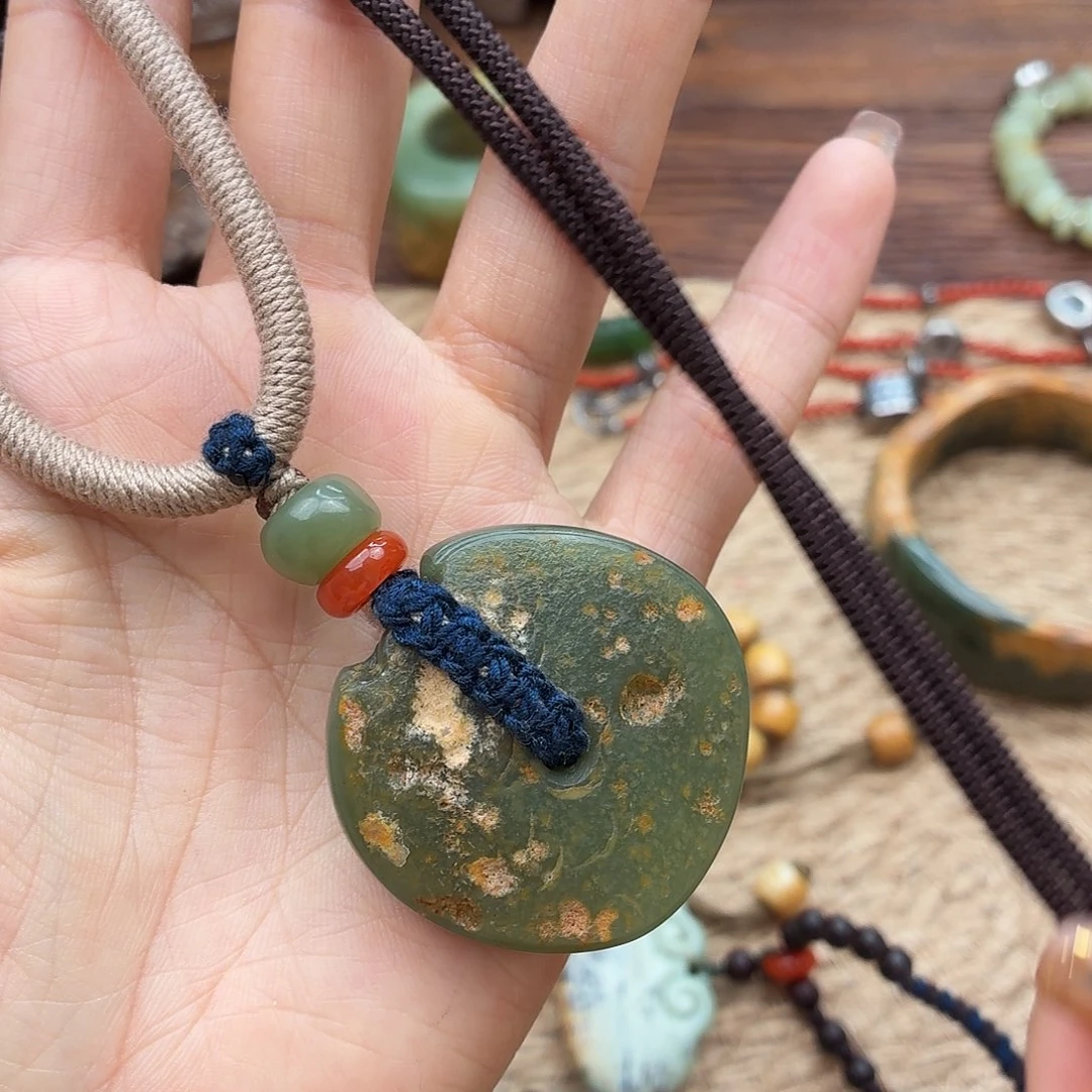 天***悠岫岩河磨玉（透闪石质玉）未镶嵌颈饰