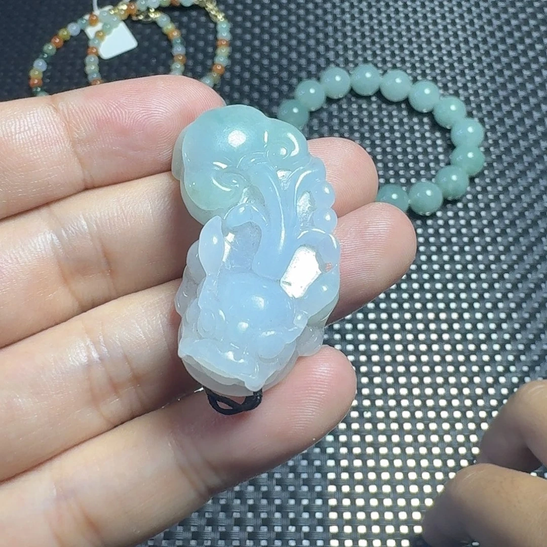 定制翡翠未镶嵌挂件