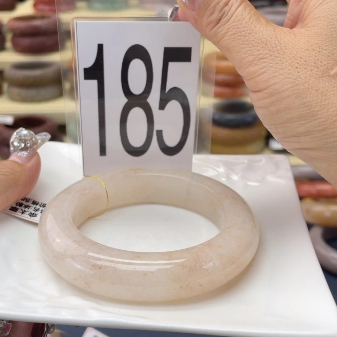 【闪购商品】石英质玉手镯未镶嵌