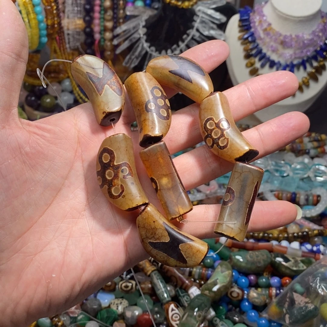 石英质玉未镶嵌，2颗天珠老玛瑙勒子20×39mm，