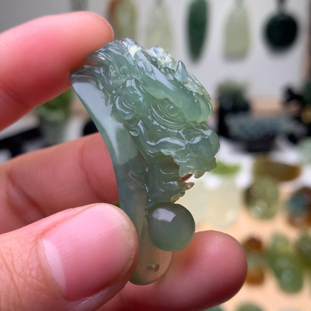 岫玉岫玉手牌龙未镶嵌