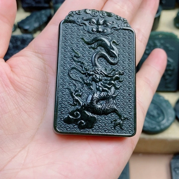 和田玉（青玉）未镶嵌颈饰自*渡双面雕刻