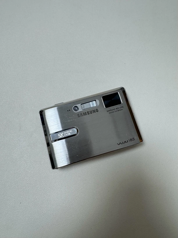 9新 Samsung/三星 三星i85 820w像素 5倍光学变焦