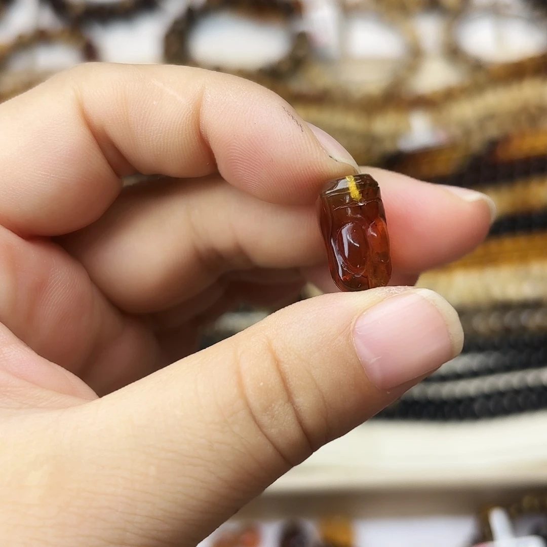 风***琥珀未镶嵌裸石大