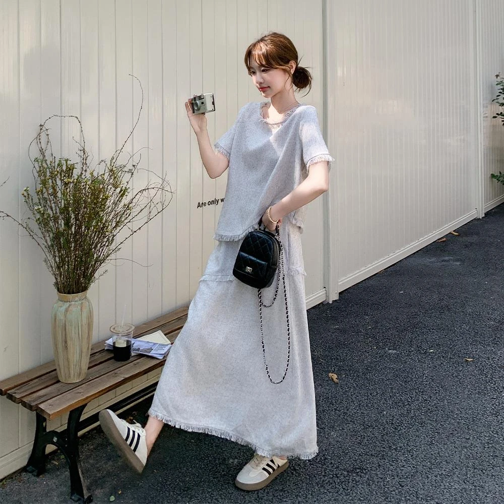 浅灰色气质感流苏套装女2025夏季新款高级感圆领短袖半身裙两件套
