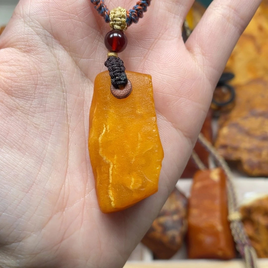 琥珀珠宝奇石未镶嵌