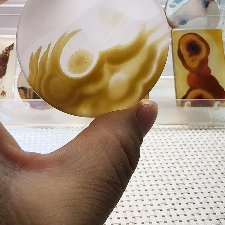 玛瑙/玉髓未镶嵌珠宝奇石