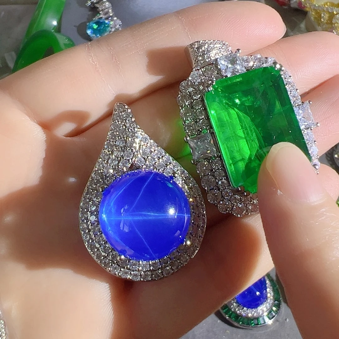 P****花岗石钨合金红色蓝色吊坠