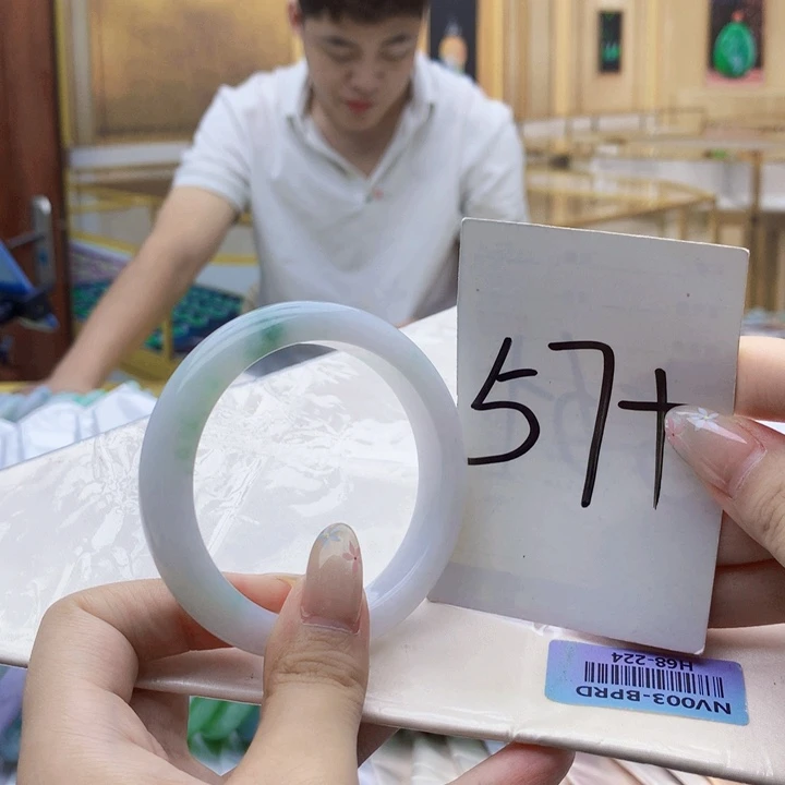 翡翠未镶嵌手镯009……