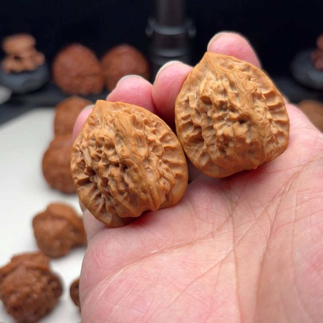 海***～文玩核桃吊坠鸡王（原生树）