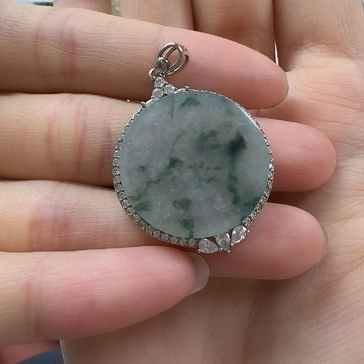 翡翠未镶嵌颈饰无事牌