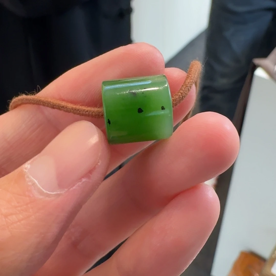 和田玉未镶嵌颈饰118冯总卡12左右