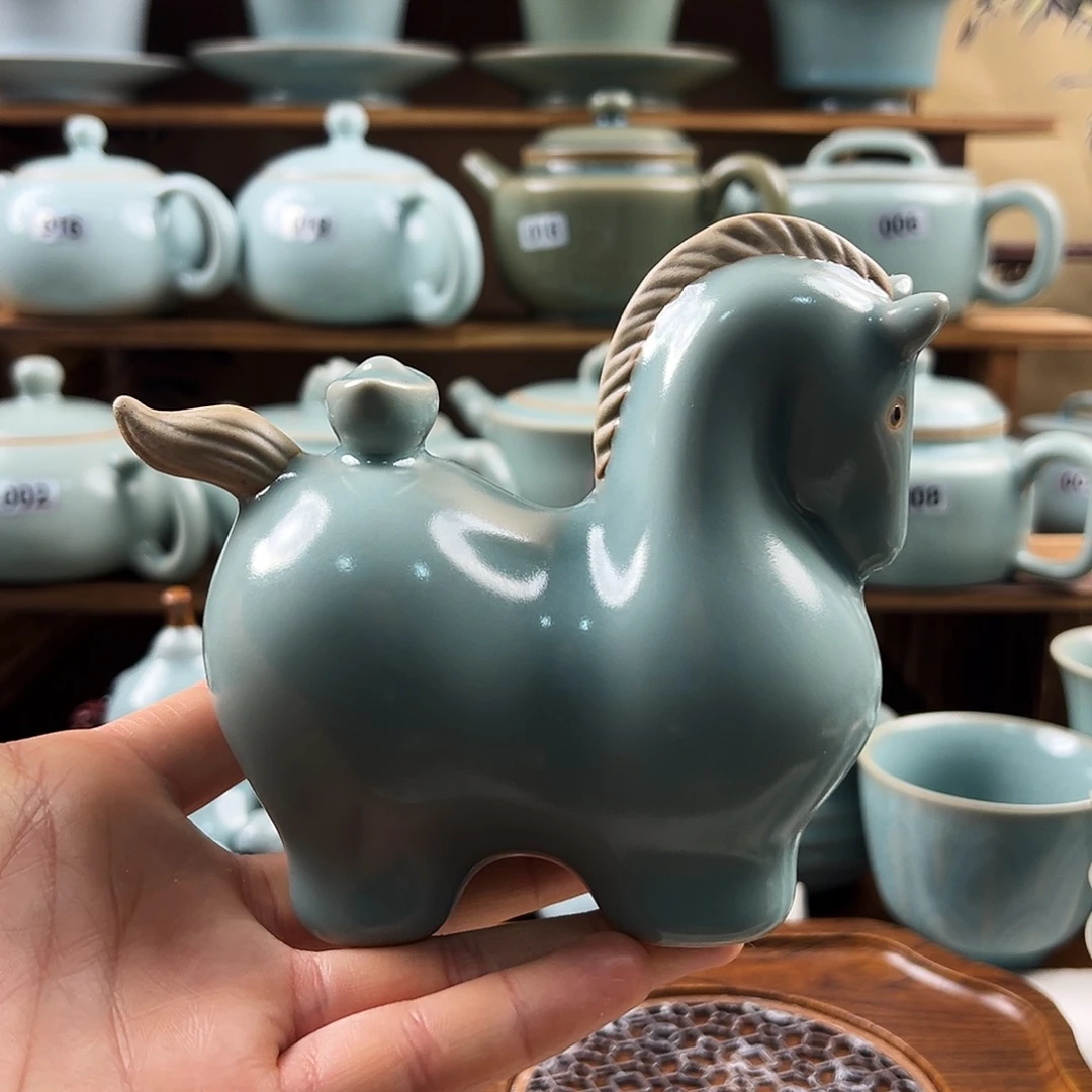 仿古青绿釉水小马摆件