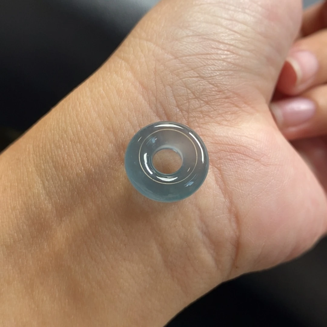 翡翠散珠蓝底冰胶甜甜圈