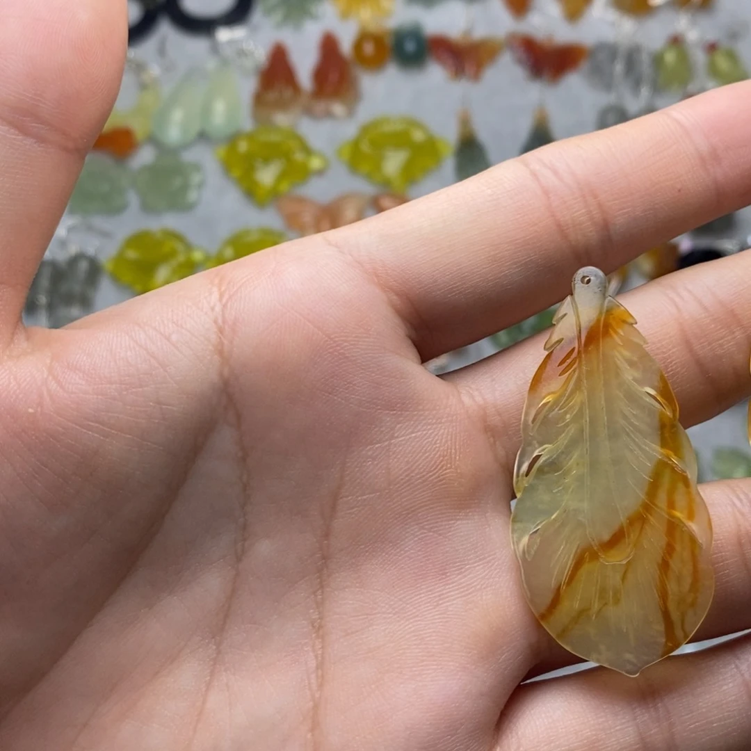 一***官蛇纹石玉未镶嵌耳饰/颈饰