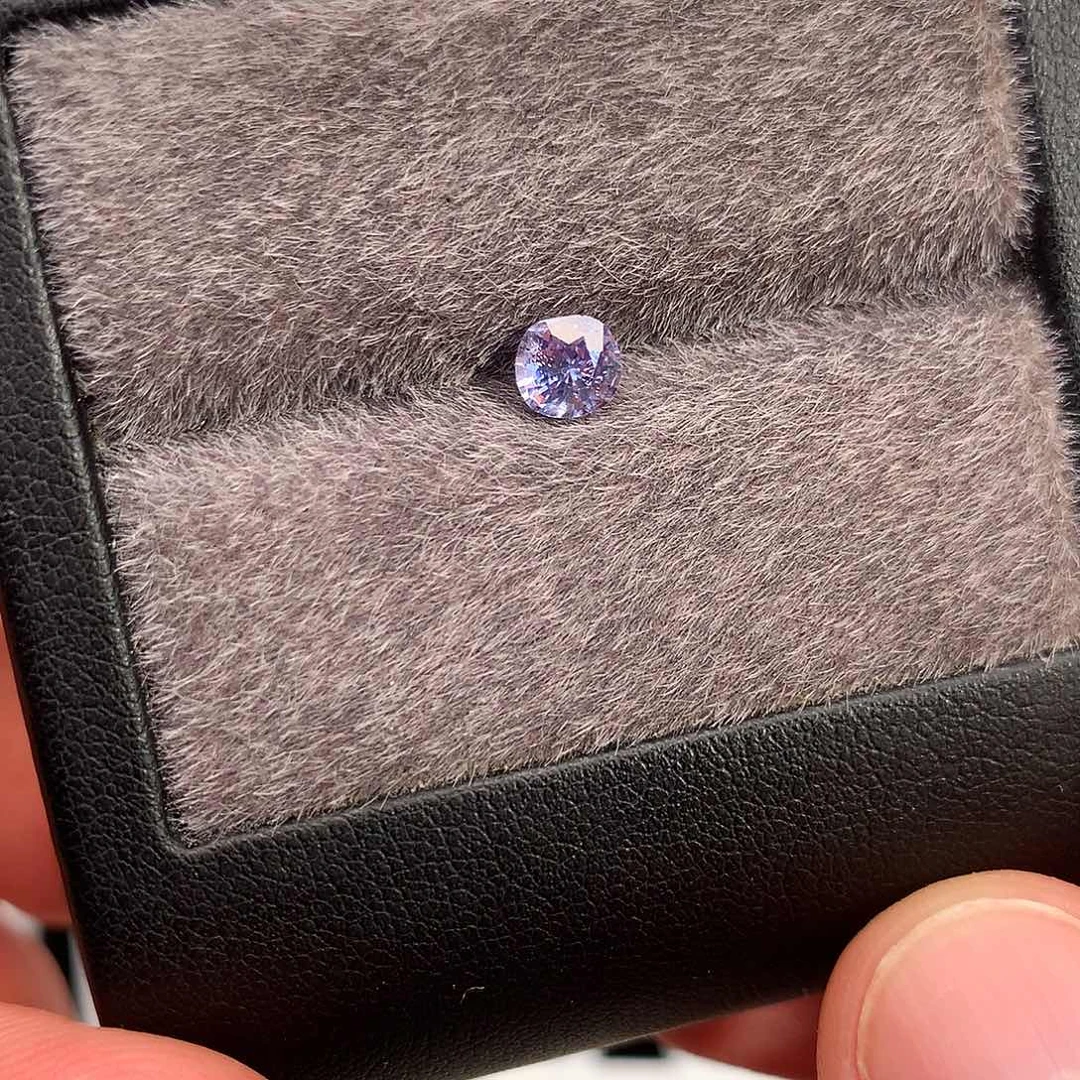 尖晶石裸石0.56/532