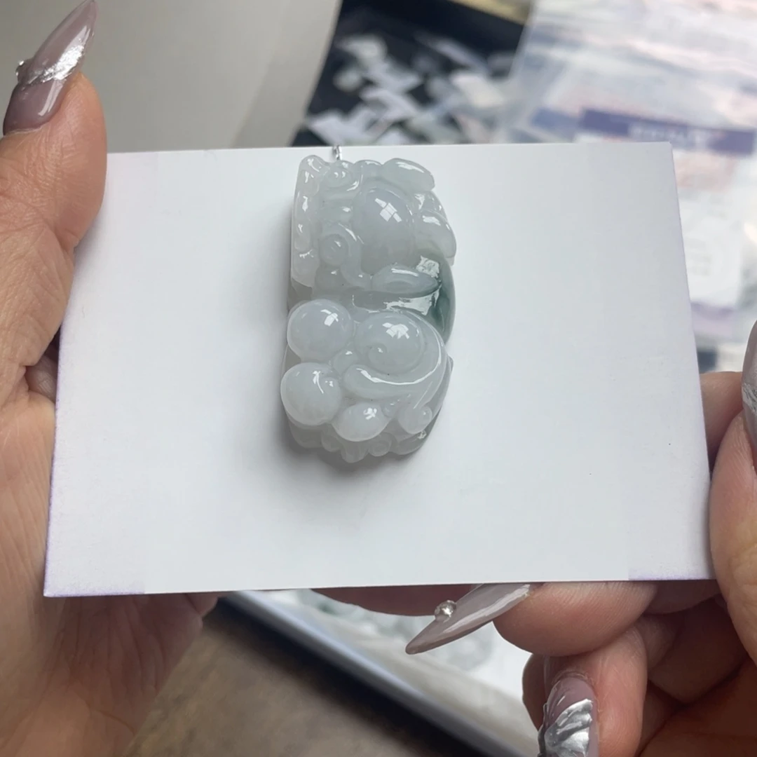 翡翠颈饰未镶嵌不*解