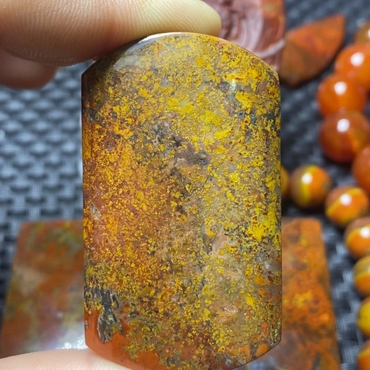 玛瑙/玉髓颈饰未镶嵌曹**哥