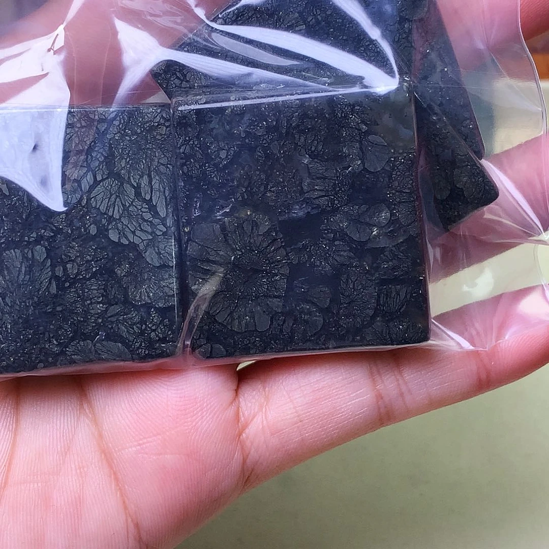 石英质玉颈饰未镶嵌牧*阳