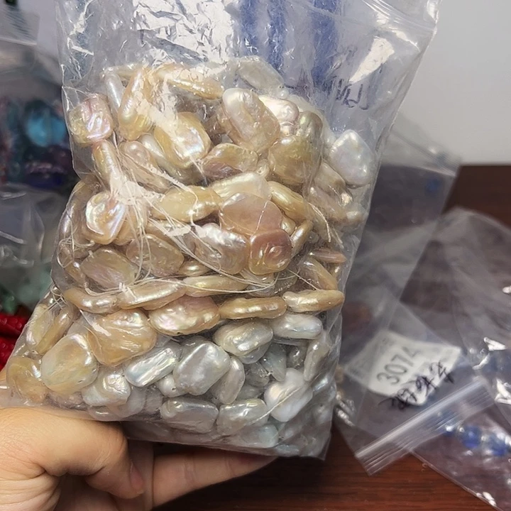 琉璃非金属珍珠一条，喊我选，别拍链接