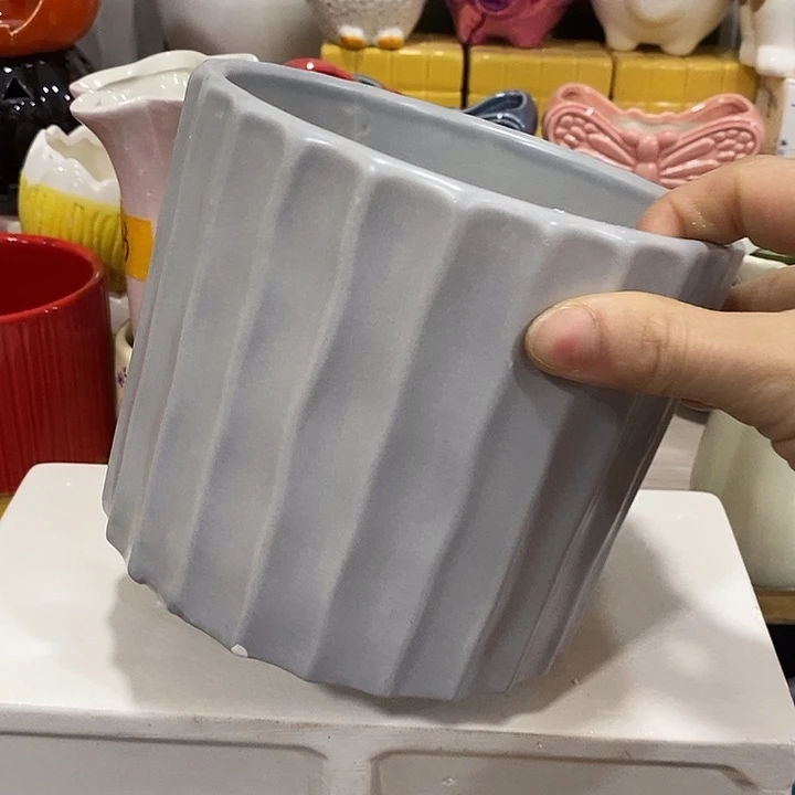 陶盆有孔 瑕疵针孔漏釉介意勿拍外口 14.5外高12.5