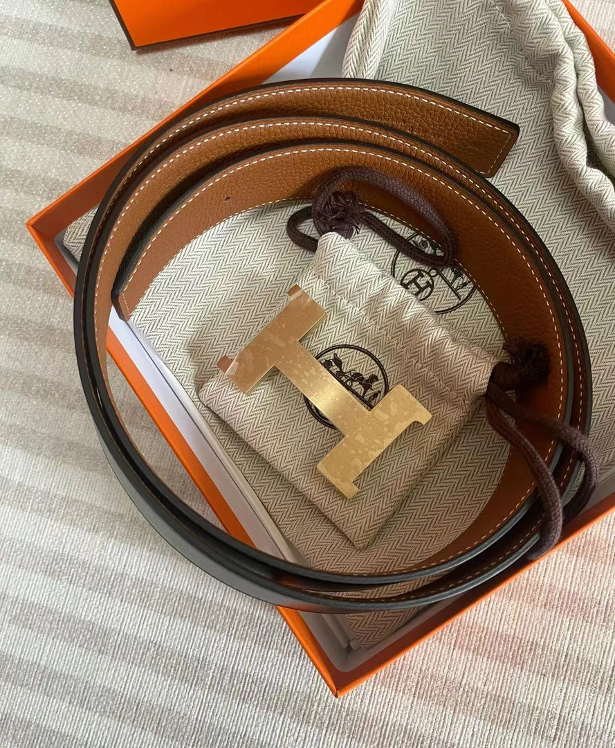 未使用 Hermes/爱马仕 黑棕牛皮磨砂金扣腰带 w刻 100cm 18301349