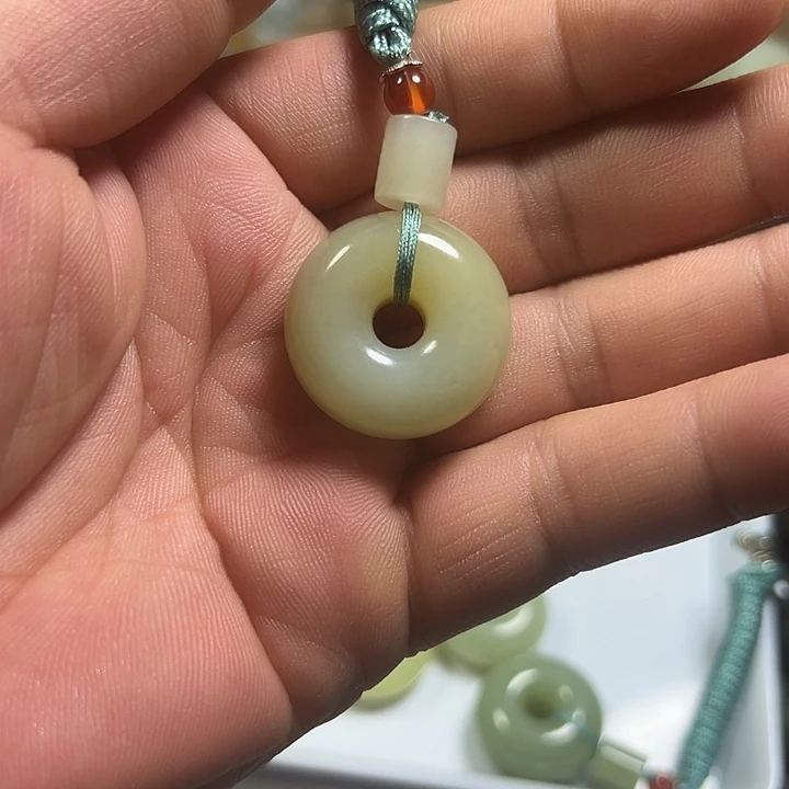 手链未镶嵌和田玉（糖玉）