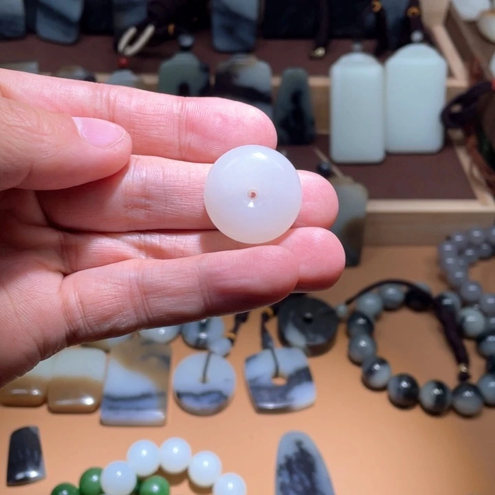 和田玉平安扣未镶嵌