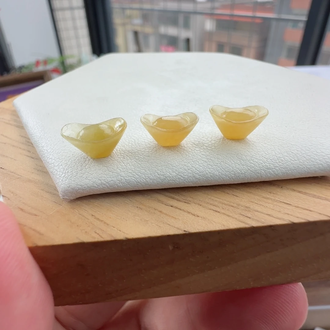 未镶嵌定制翡翠超*M定制翡翠毛货不退不换