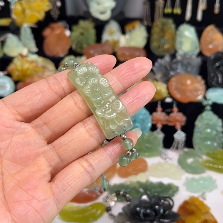 蛇纹石玉未镶嵌吊坠(赠链)