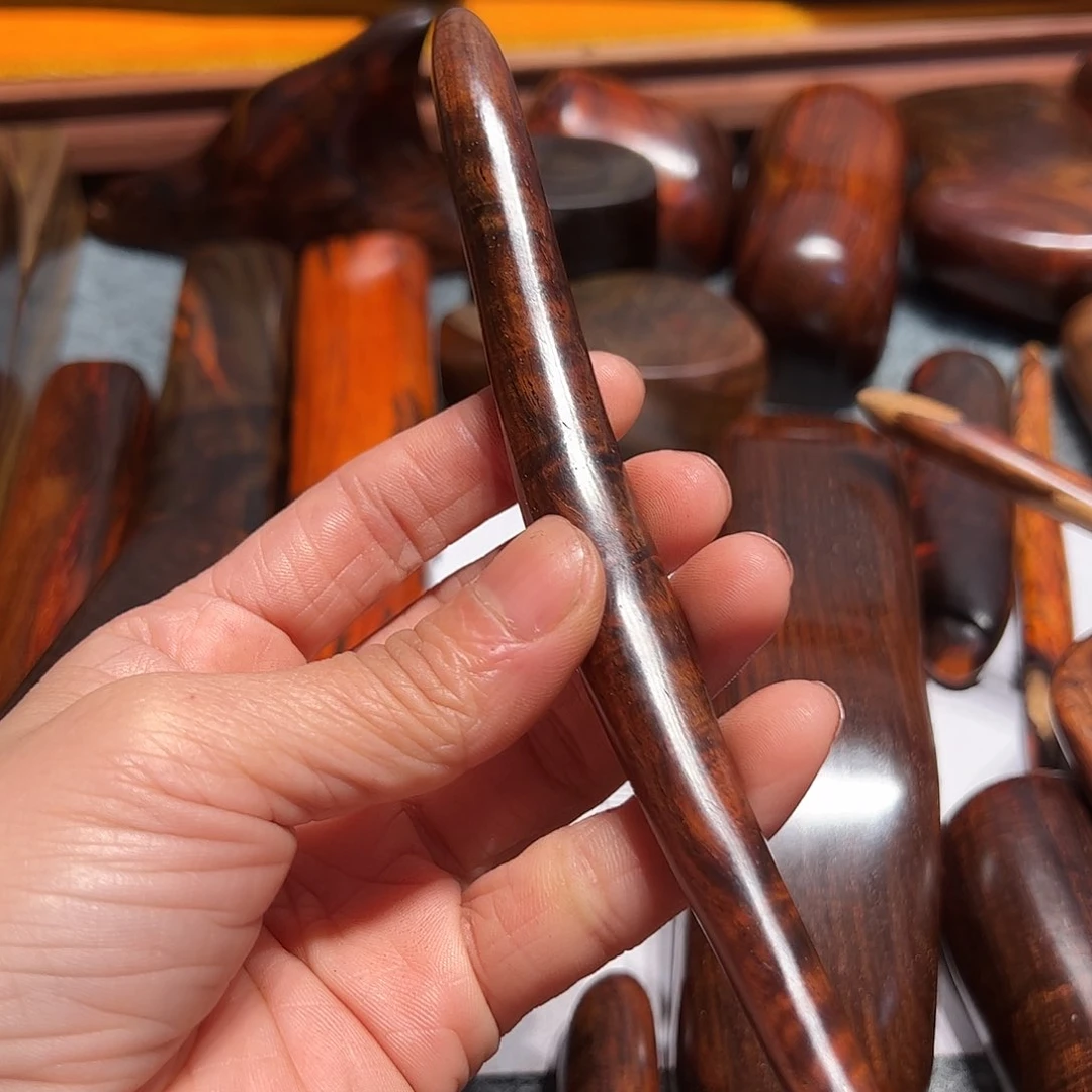 交趾黄檀（大红酸枝）情*