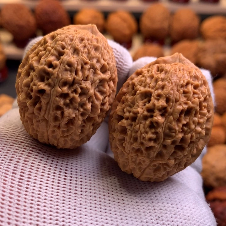 文玩核桃吊坠陈**明……..